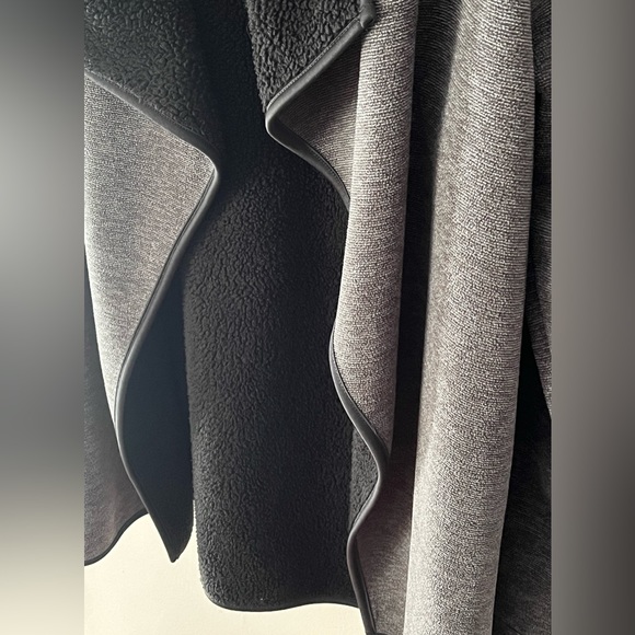 Women’s ORIGINAL Nicole Miller Cardigan Jacket Sherpa Lined Duster Lapel - Picture 5 of 12